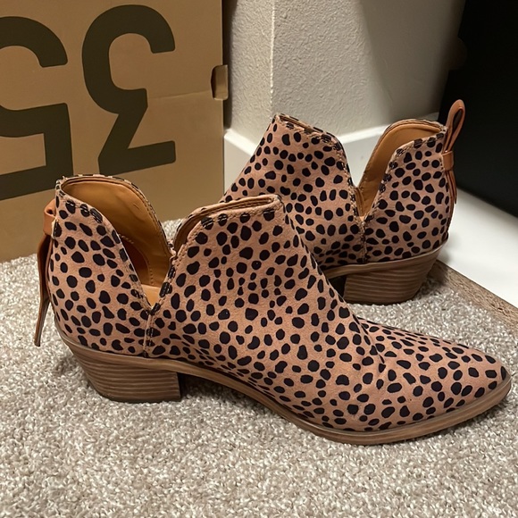 Nine West ankle boot size 7 1/2 - Picture 3 of 3